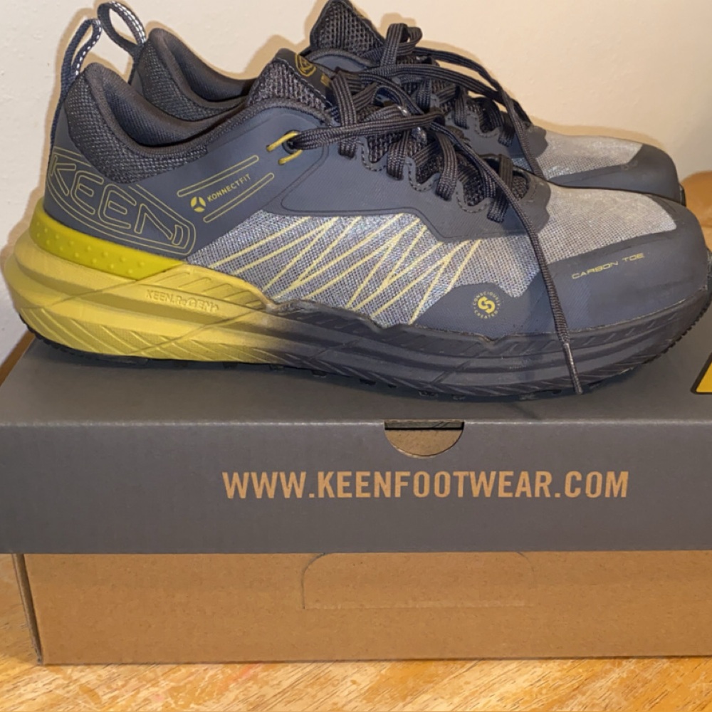 KEEN Men's Athletic Shoes in Yellow and Gray 9.5 EE
